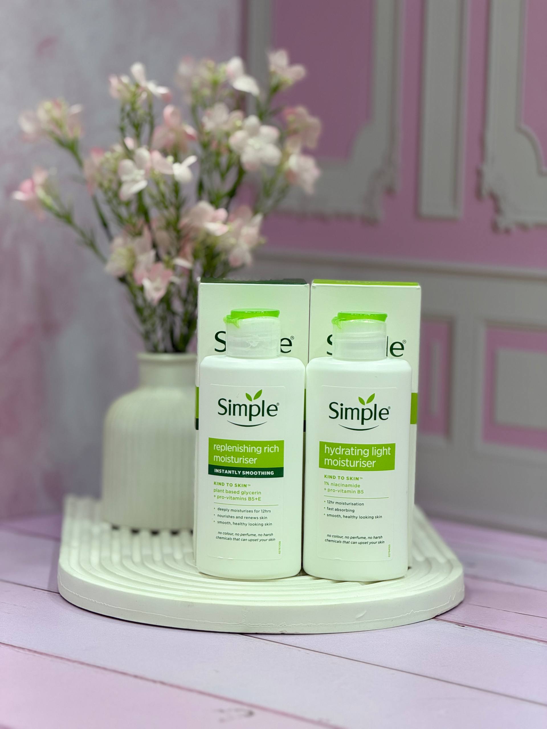 کرم آبرسان و مرطوب کننده سیمپل Simpleحجم 125 میل